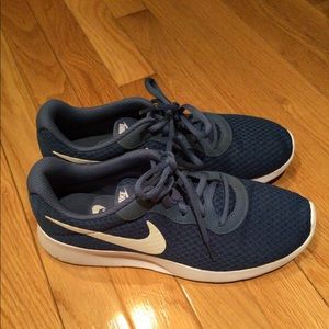 Nike Tanjun Sneakers